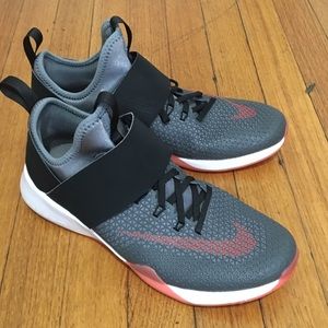 Women’s Nike Air Zoom Strong Grey and Pink Size 6